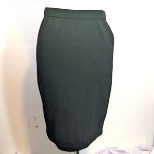 St John 22" classic black Santa knit skirt size 2